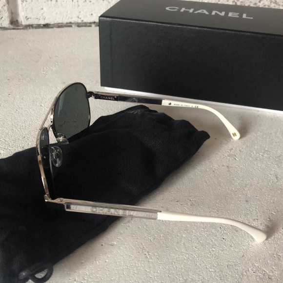Chanel sunglasses - Picture 7 of 11